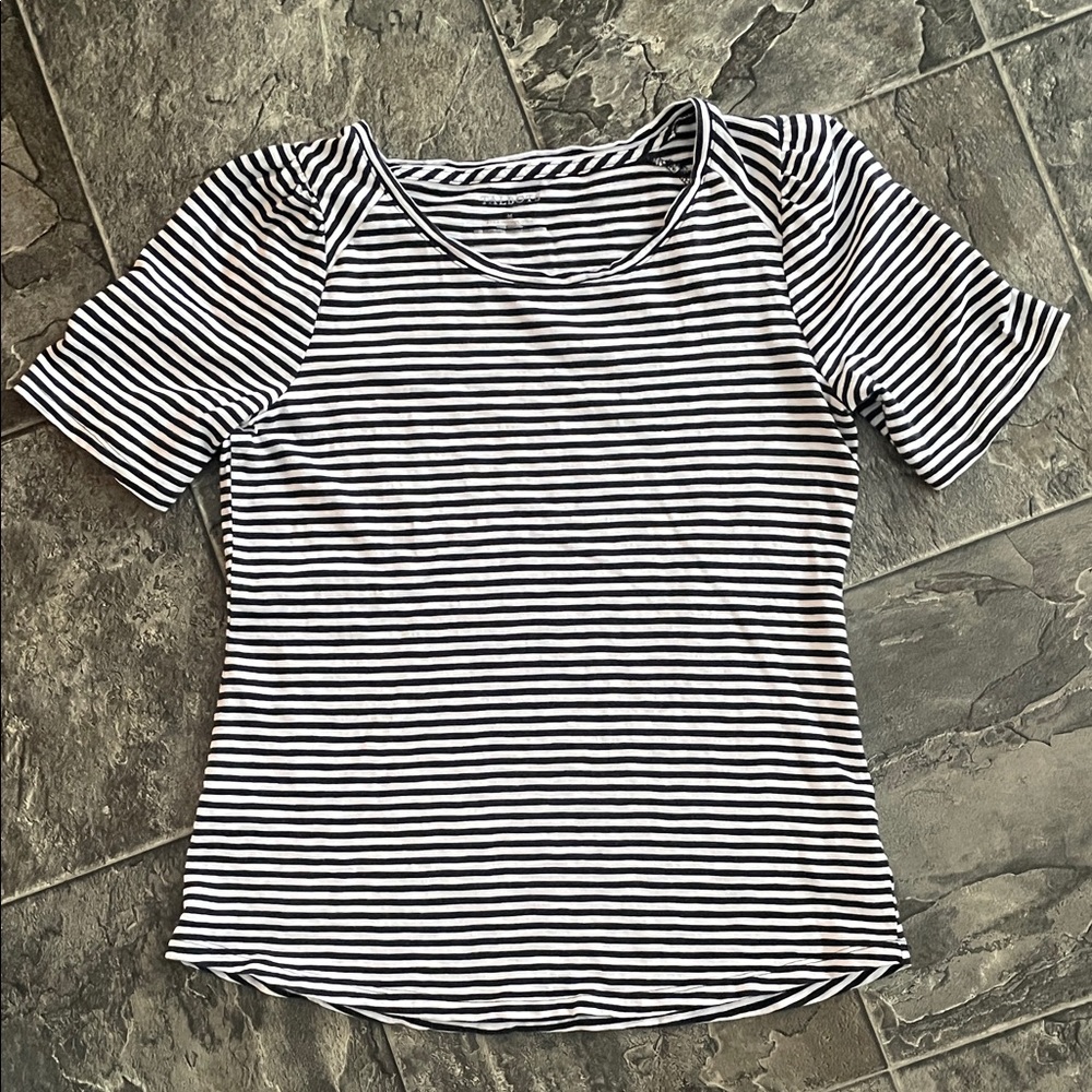 TALBOTS Classic Black White Striped Women's Top Puff-Shoulders Coastal Preppy
